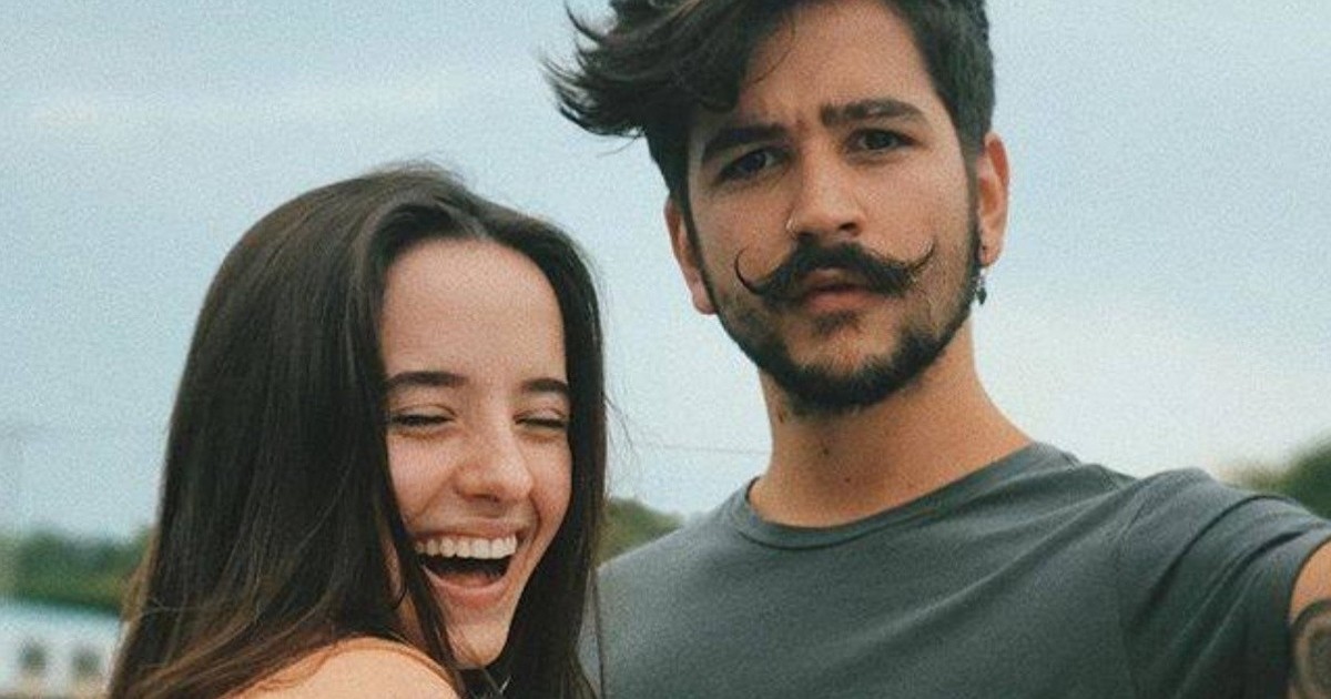 1642420575 Camilo Comparas a Evaluna con la ex novia del cantante