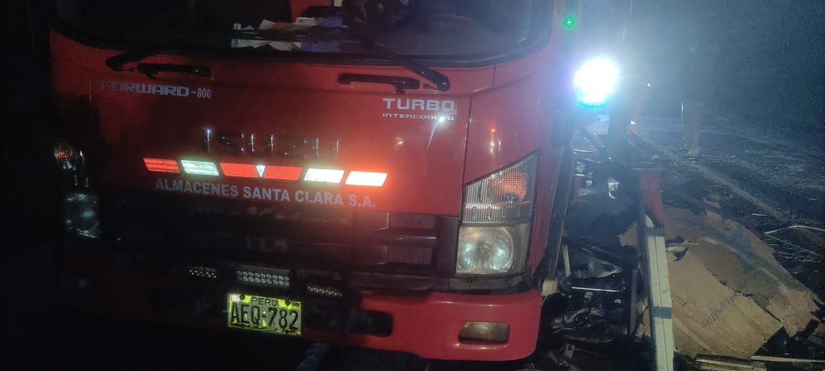 Autobus de la empresa Julsa colisiona con camión dejando un muerto y varios heridos - EPA Noticias 5 1643056100 917 autobus de la empresa julsa colisiona con camion dejando un