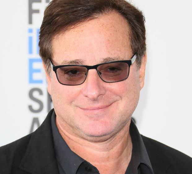 Bob Saget y su fascinación por la muerte tras perder a varios familiares 2 Bob Saget durante los premios Film Independent Spirit Awards 2017 en Santa Mónica, California, el 25 de febrero de 2017 (Foto: Jean-Baptiste Lacroix / AFP)