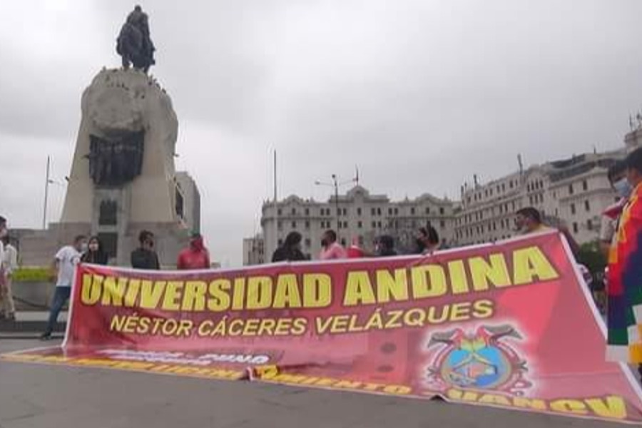 Comitivas de docentes y estudiantes de la UANCV que viajaron a Lima esperan comunicado positivo del Congreso 1 Comitivas de docentes y estudiantes de la UANCV que viajaron