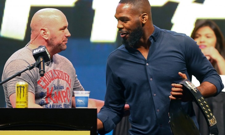 Dana White cuestiona el debut de peso completo de Jon Jones | La etiqueta de la roca 1 Dana white cuestiona el debut de peso completo de jon