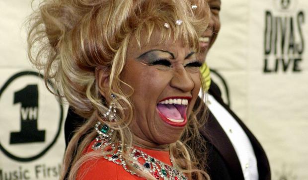 Cuando Celia Cruz vino al concierto "VH1 Divas Live: la única Aretha Franklin" el 10 de abril de 2001 en el Radio City Music Hall de Nueva York (Foto: Stan Honda / AFP)