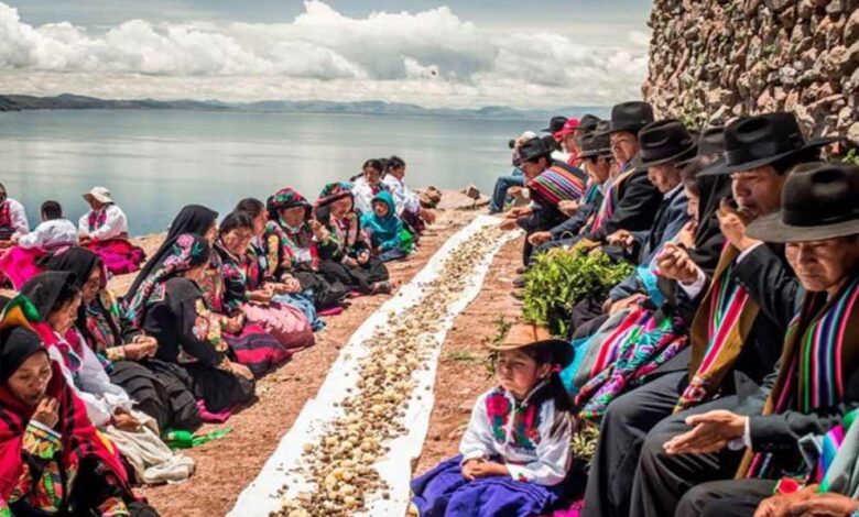 Puno amantani celebra el ritual pachatata pachamama reconocido patrimonio cultural