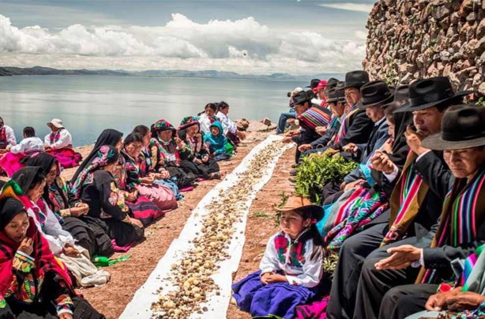 Puno Amantani celebra el ritual Pachatata Pachamama reconocido patrimonio cultural