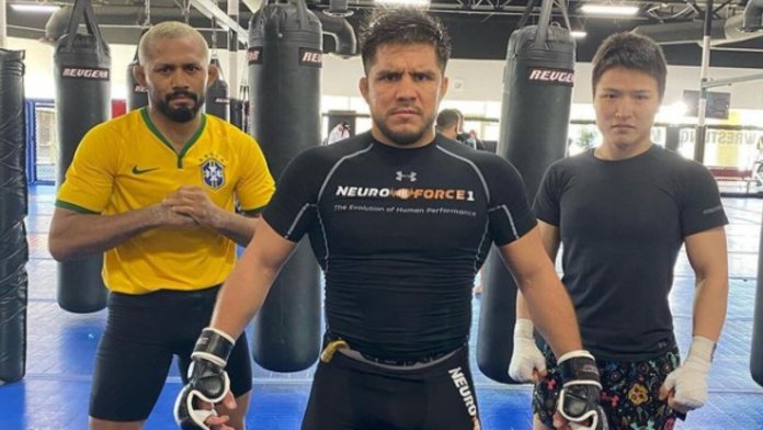 Henry Cejudo entrena con Deiveson Figueiredo y Weili Zhang Henry Cejudo entrena con Deiveson Figueiredo y Weili Zhang