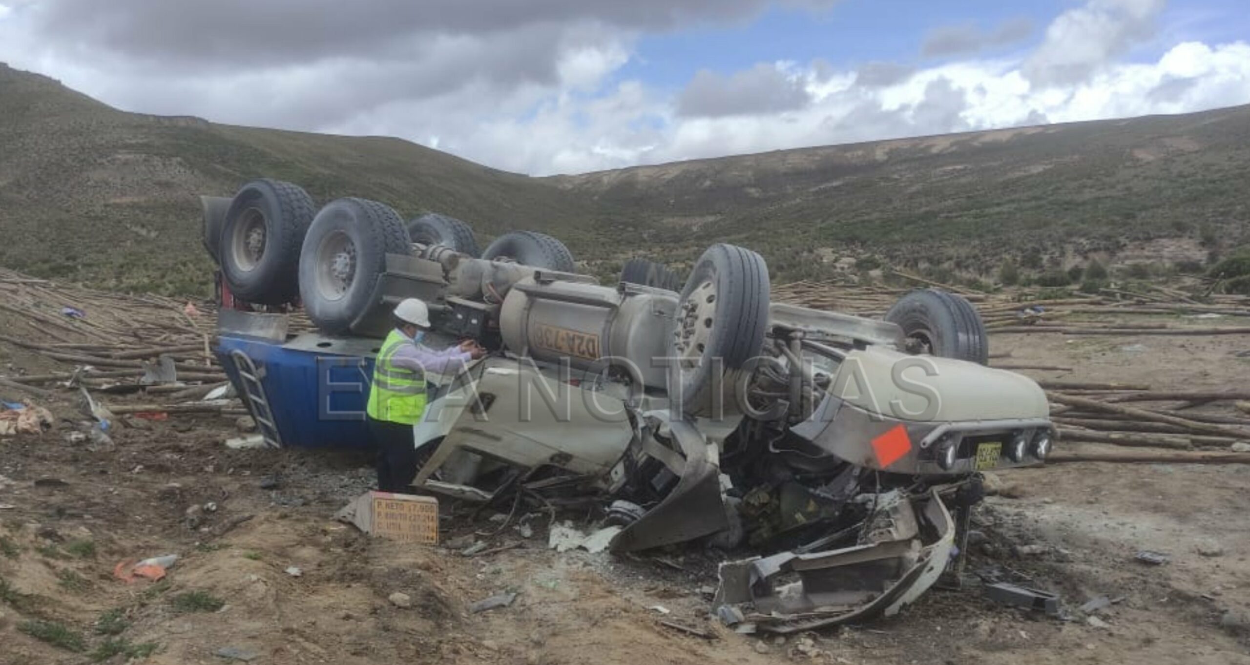 1645045960 885 colision de camion con trailer deja seis muertos en carretera