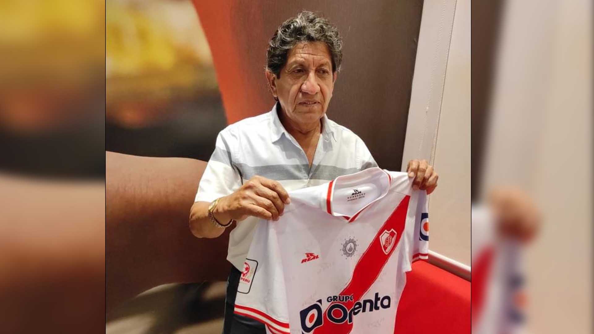 Javier Arce es el nuevo director técnico de Alfonso Ugarte - Radio Onda Azul 1 Javier Arce es el nuevo director tecnico de Alfonso Ugarte