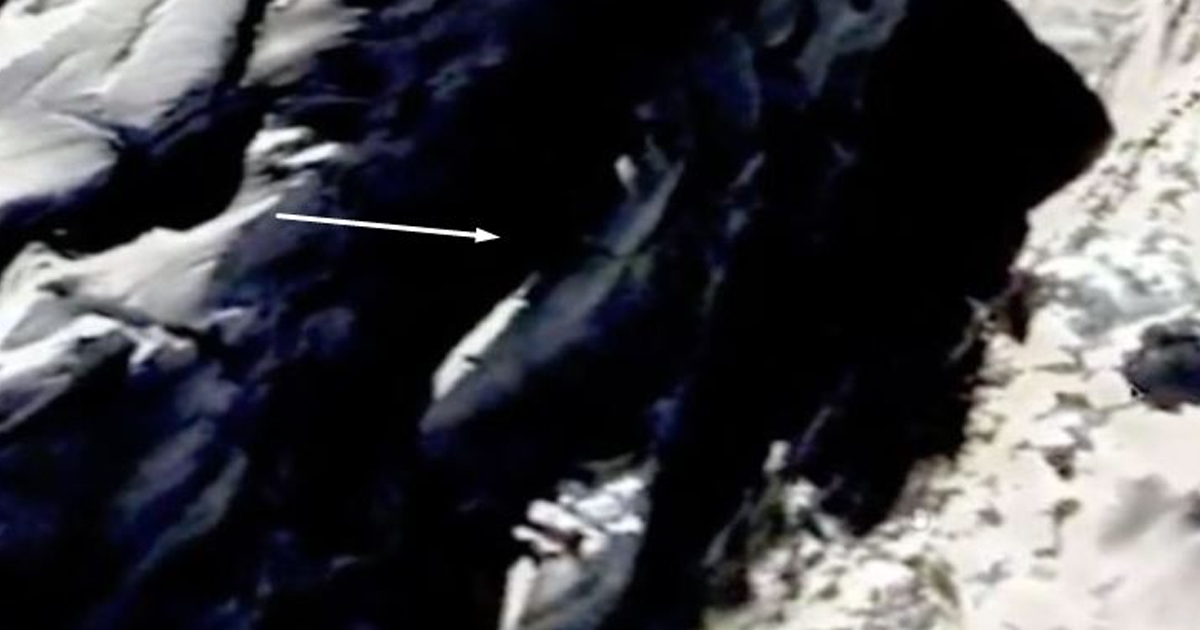 Este objeto no identificado parecido a un submarino ha sido visto en el hielo antártico - Ufo and Mysteries 1 1646681722 Este objeto no identificado parecido a un submarino ha sido