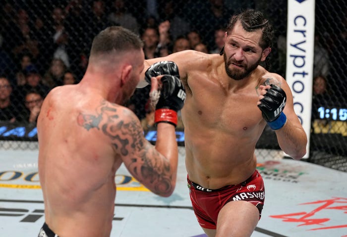Jorge Masvidal enfrenta cargos de asalto por romperle los dientes a Colby Covington afuera de un restaurante - MMA.uno , #1 en noticias de artes marciales mixtas (MMA) en español. 1 1647978251 Jorge Masvidal enfrenta cargos de asalto por romperle los dientes