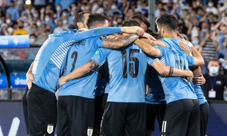 Uruguay reservo 45 futbolistas extranjeros para jugar contra peru