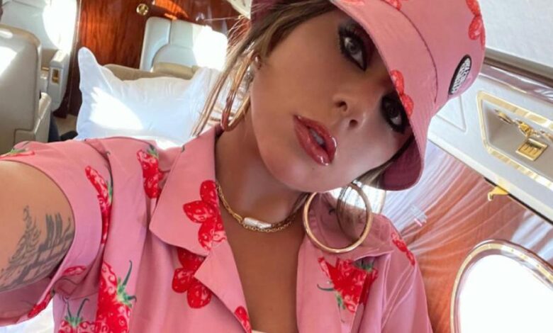 Lady gaga lanza el tema musical hold my hand de
