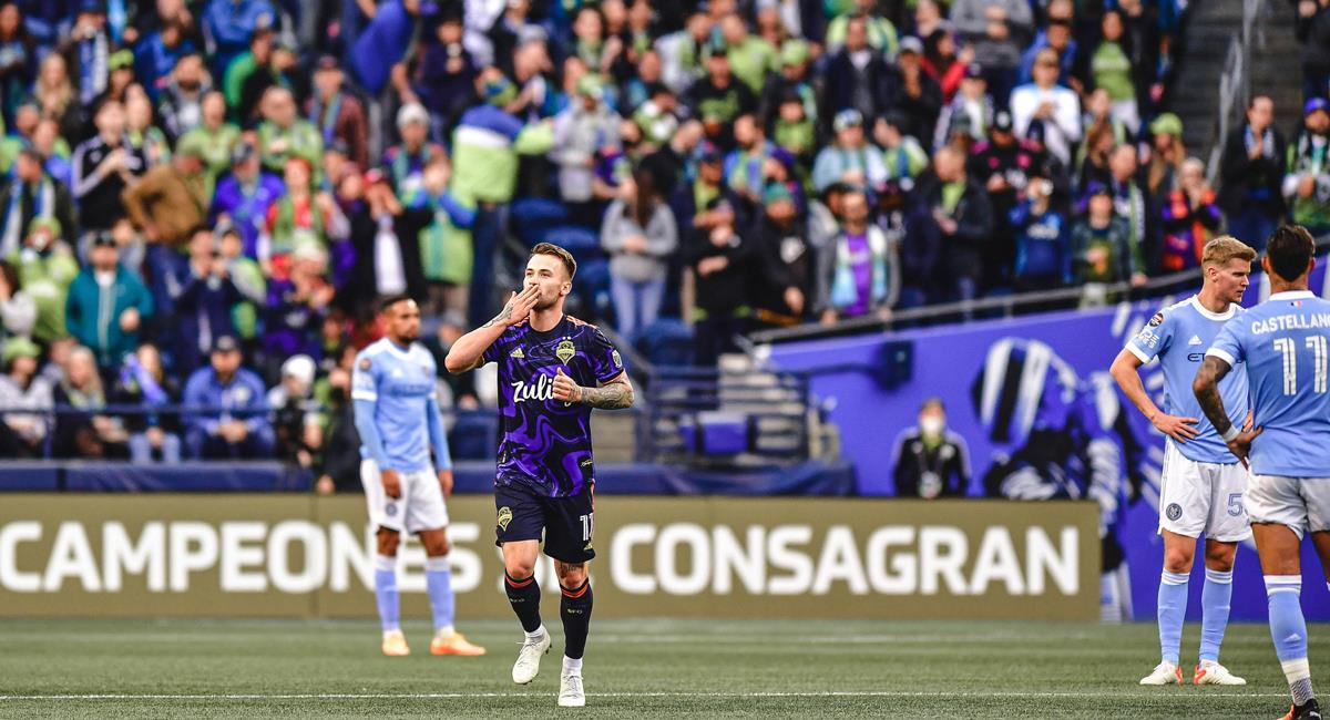 Ruidiaz le gano el duelo a Callens Seattle Sounders vencio