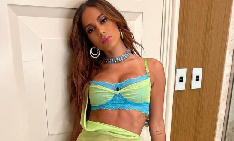Anitta desata la polémica tras mostrar por error la bandera de España en un concierto en Lisboa 1 Anitta desata la polemica tras mostrar por error la bandera