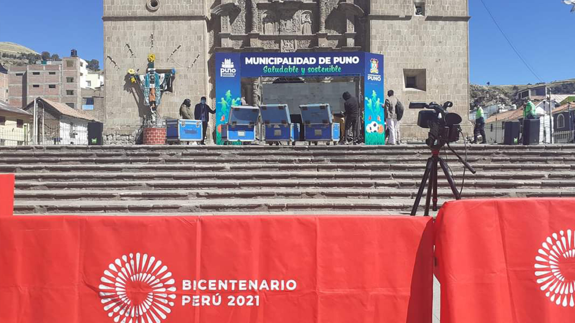 Puno: Aficionados podrán ver Perú vs Australia a través de pantallas gigantes - Radio Onda Azul 1 Puno Aficionados podran ver Peru vs Australia a traves de