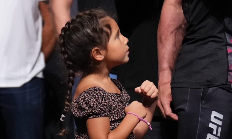 1659199055 la hija de julianna pena se roba el show durante