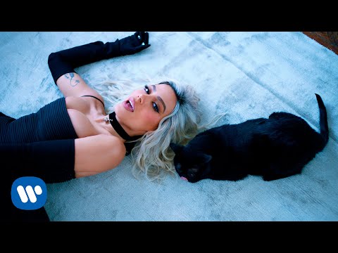 Anitta asume el papel de Gatubela para el videoclip de