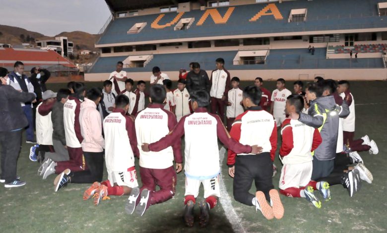 Universitario gana en penales y celebra la clasificacion a la