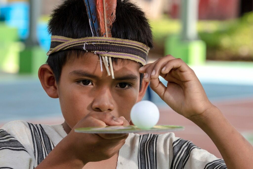 Comunidades nativas del cusco practican tenis de mesa por primera
