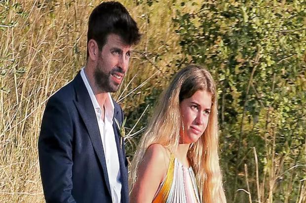 Piqué revela por accidente el secreto mejor guardado de Clara Chía Martí 2 La pareja fue captada saliendo de una boda en Barcelona (Foto: Hola)