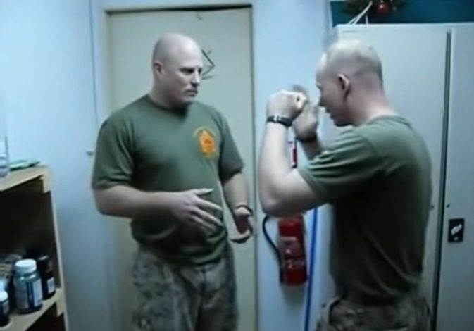 Marine descubre que una ridicula tecnica de artes marciales realmente