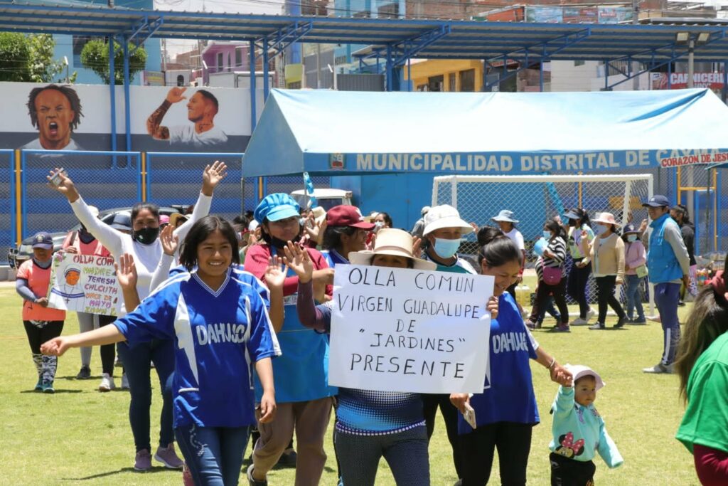 Mujeres de ollas comunales de Cayma participaron en evento deportivo