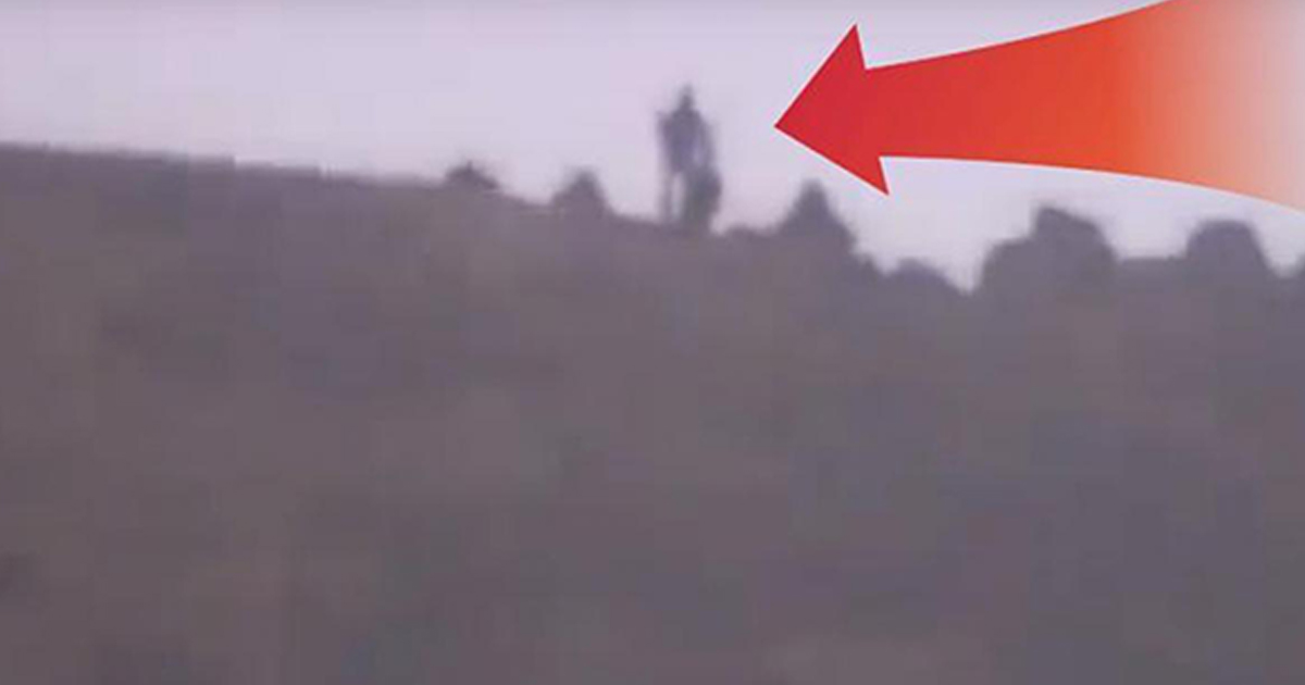 Dos seres humanoides gigantes fueron filmados por un desesperado en Perú - OVNI y Misterios 1 Dos seres humanoides gigantes fueron filmados por un desesperado en