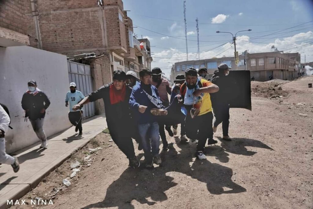 Enfrentamientos entre policías y vecinos que exigen cierre del Congreso dejan 9 muertos en Juliaca - EPA Noticias 7 1673375876 763 enfrentamientos entre policias y vecinos que exigen cierre del congreso