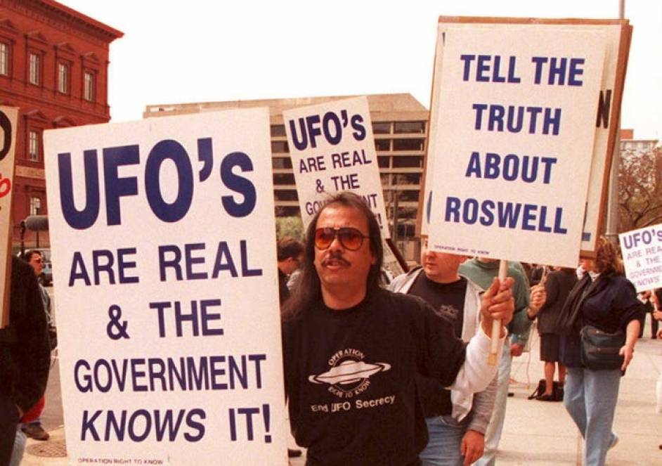 Es posible que civilizaciones extraterrestres ya hayan explorado la galaxia y visitado la Tierra, según un nuevo estudio. Simplemente no la hemos visto últimamente. - OVNI y misterios 13 Protesta ovni de roswell 1995