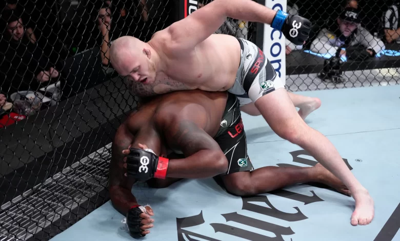 UFC Vegas 68: Sergey Spivak vence a Derrick Lewis con sumisión en el primer round 1 Ufc vegas 68 sergey spivak vence a derrick lewis con. Webp