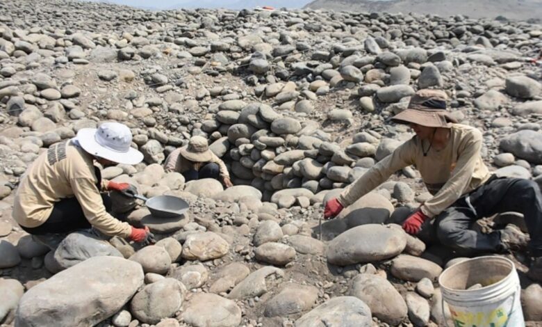 Encontrar arqueologos descubren restos de un templo de 3000 anos