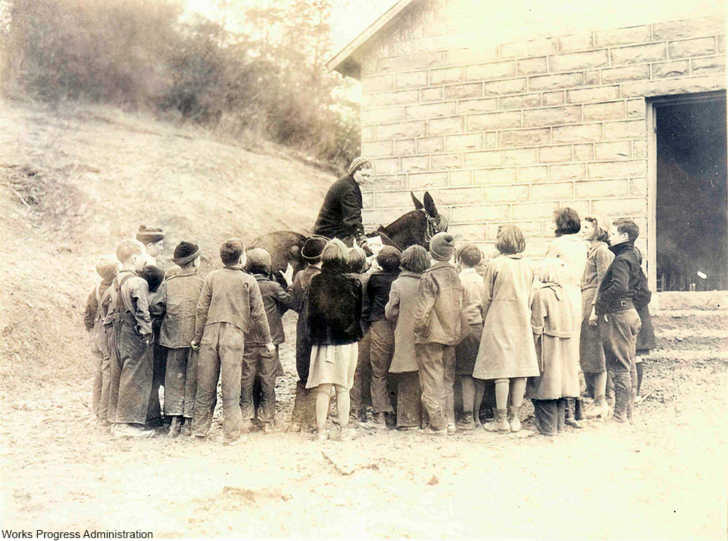 1681158614 788 los temerarios bibliotecarios a caballo que llevaban literatura durante la