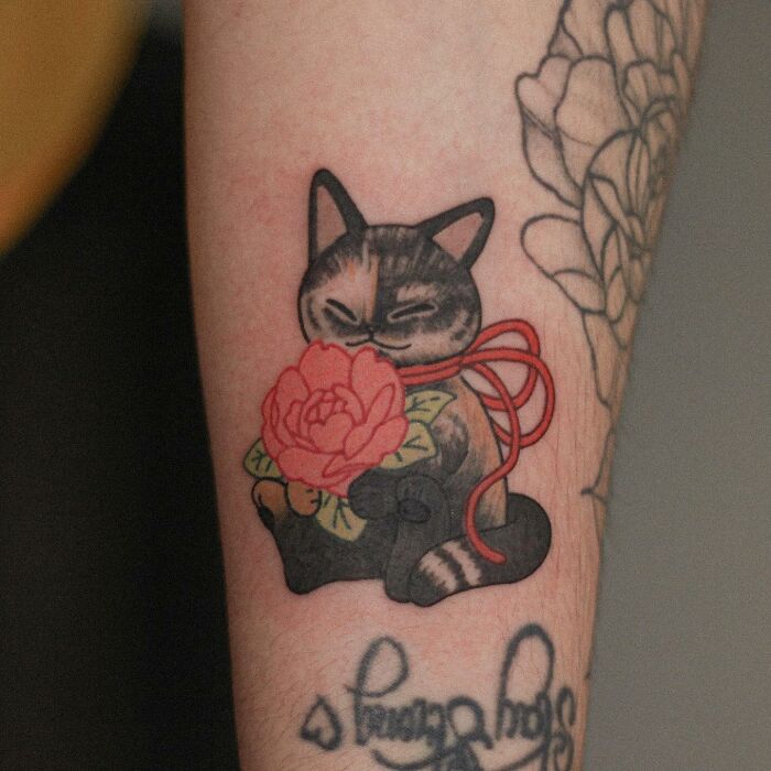 Este artista hace hermosos tatuajes de gatos simples e intrincados