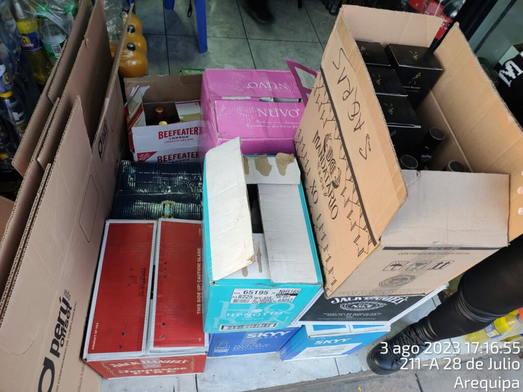 1691364299 628 policia investiga a tres personas por comercializar licores de contrabando