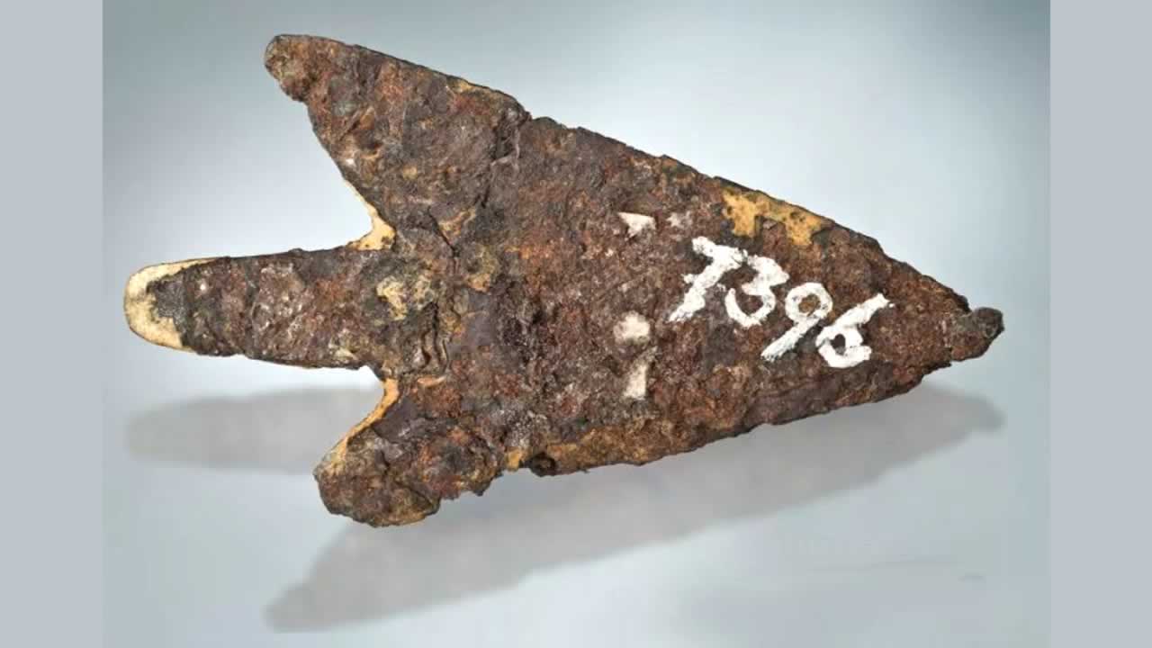 Descubren punta de flecha de 3.000 años forjada con hierro de un meteorito 1 punta flecha metal meteorito portada
