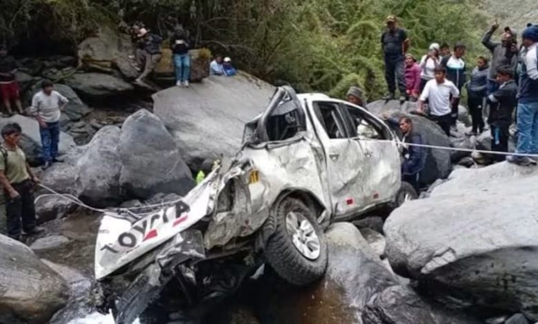 Grave accidente vehicular en carretera deja cuantiosos daños y personas asistidas en Juliaca